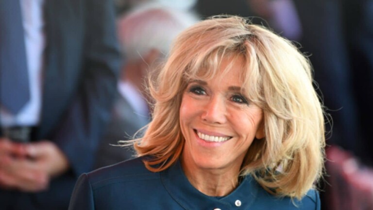 Brigitte MacronÂ : la Première Dame captive ses élèves avec un  élégant style