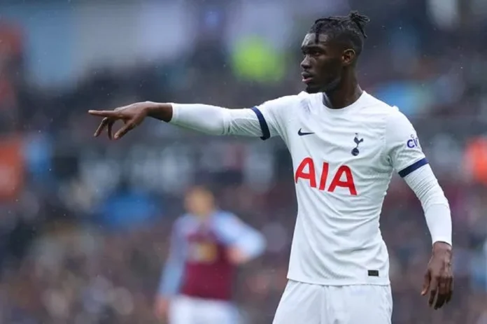 Le milieu de terrain de Tottenham Hotspur, Yves Bissouma