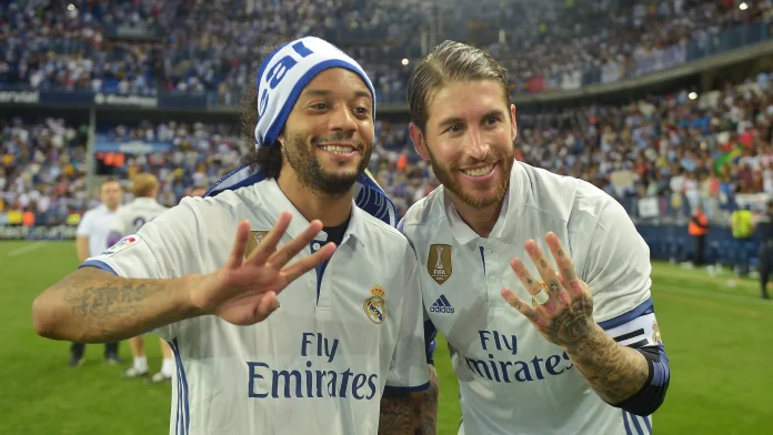 Sergio Ramos of Real Madrid and Marcelo of Real Madrid celebrate winning the title after the La Liga match between Malaga and Real Madrid at La Rosaleda Stadium on May 21, 2017 in Malaga, Spain. Crédit: Getty Images